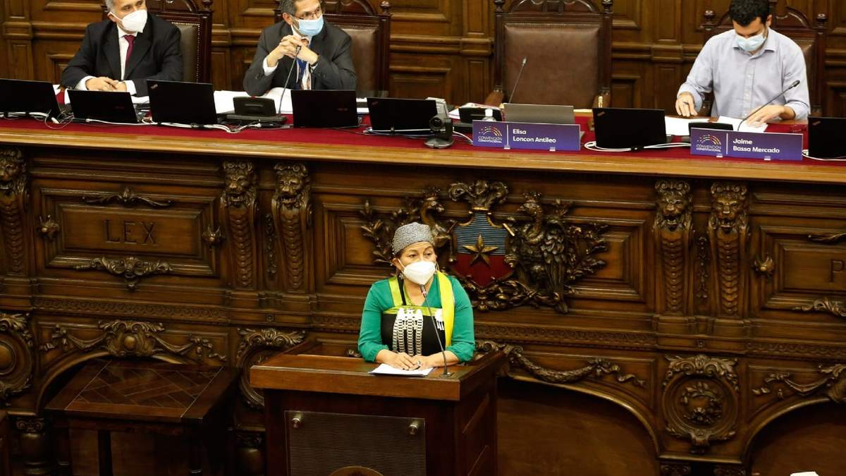 La presidenta de la Convención Constitucional de Chile, Elisa Loncon. Fuente: (Twitter)