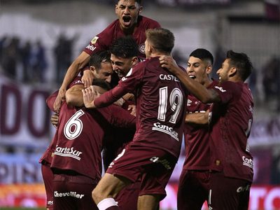 Lanús visita con ventaja a Fluminense en Brasil