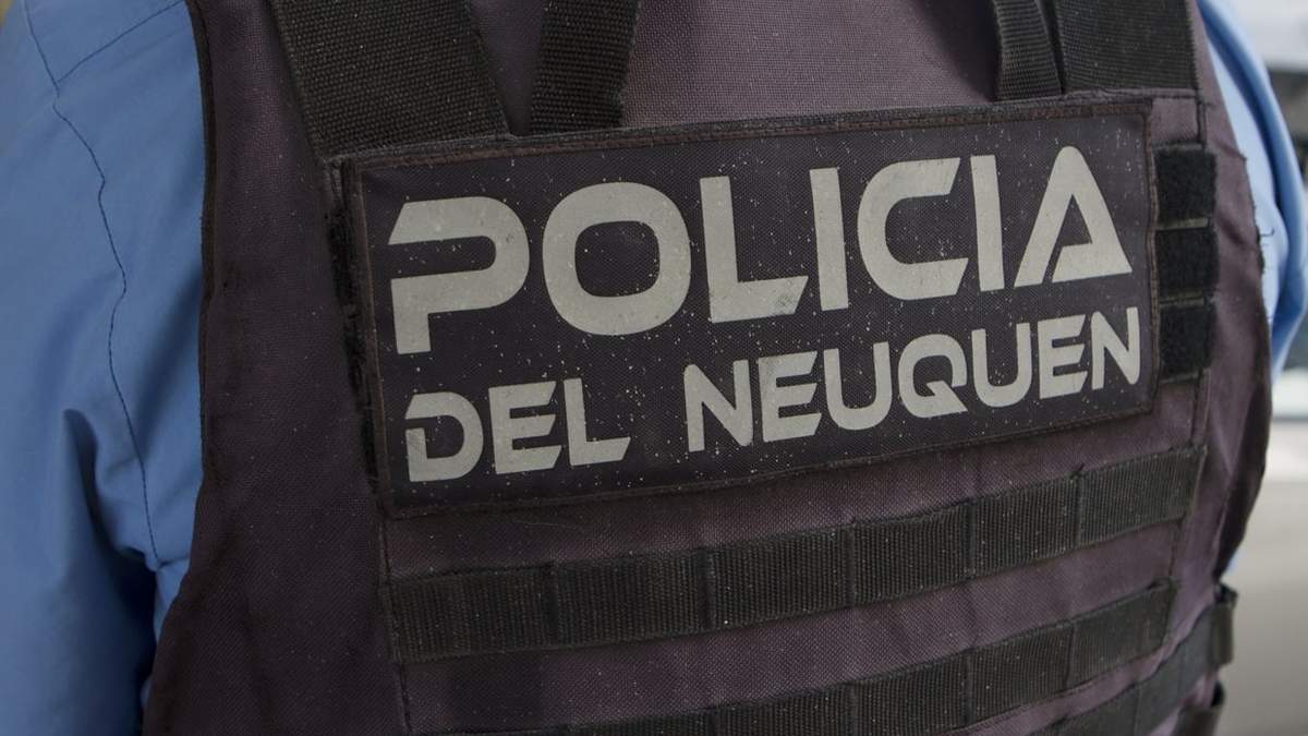 Intervino policía de la Comisaria 52 de Centenario. Fuente: (Emiliano Ortiz)