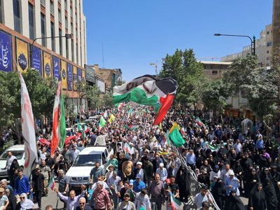 Miles de iraníes toman las calles en apoyo al gobierno y al Ejército frente a Israel