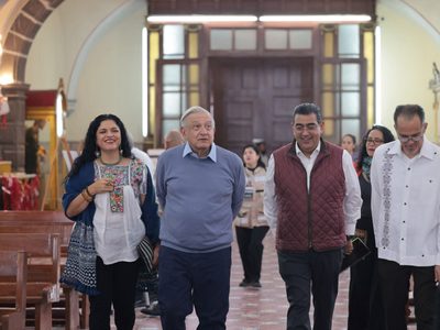 AMLO llama “alcahuetes” a intelectuales que participaron en la “Marcha por Nuestra Democracia”