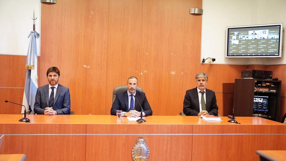 Los integrantes de Tribunal Oral Federal N° 2 dieron a conocer los fundamentos del fallo contra Cristina Kirchner. Fuente: (Infobae)