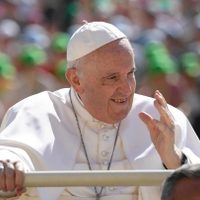 Papa Francisco dice que se reunirá con el pueblo "noble y sabio" de Mongolia