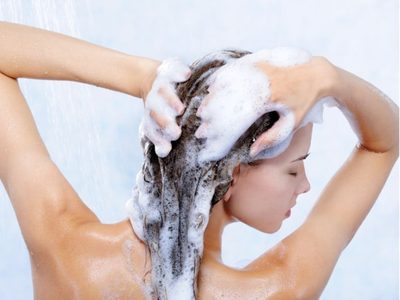 Emiten alerta sanitaria y retiran shampoo contaminado con una bacteria