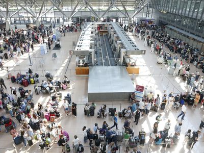 Caída de Microsoft desata caos en bancos, aerolíneas, medios, empresas...