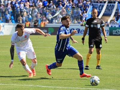 Godoy Cruz debió conformarse con el empate ante Barracas