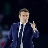 Emmanuel Macron cargó contra su principal oponente a dos días de las elecciones en Francia