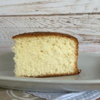 Si te sobraron yemas, hacé este tremendo bizochuelo para la merienda con solo 4 ingredientes