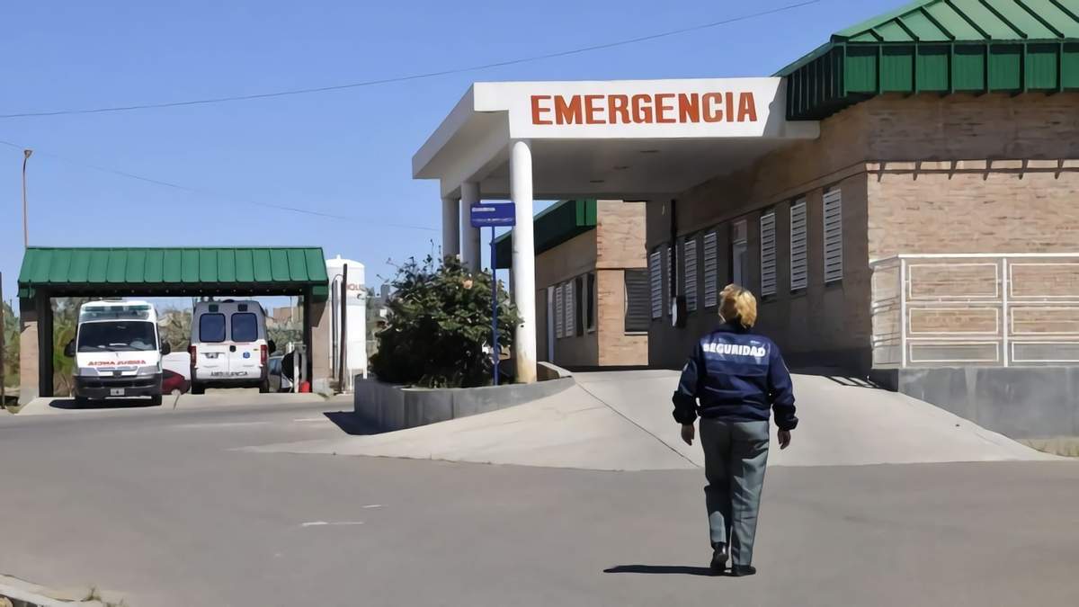 Policía agredido en Cutral Co. Fuente: (Minuto Neuquén).