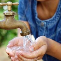 La Justicia ordenó proveer agua al barrio Confluencia Rural