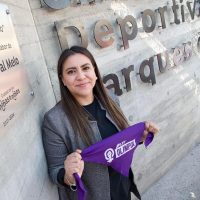 Agreden a la activista Olimpia Coral por reclamarle a un sujeto que orinaba en la vía pública