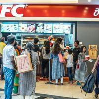 Operadoras de KFC y Pizza Hut acuerdan fusión; la operación sería de 934 millones de dólares