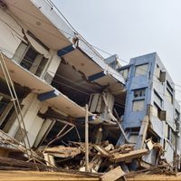 La Junta Militar de Birmania confirma 144 muertos y 732 heridos por el terremoto de 7.7
