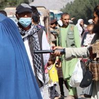 Los talibanes no volvieron distintos: todas las mujeres deberán taparse completamente sin excepción
