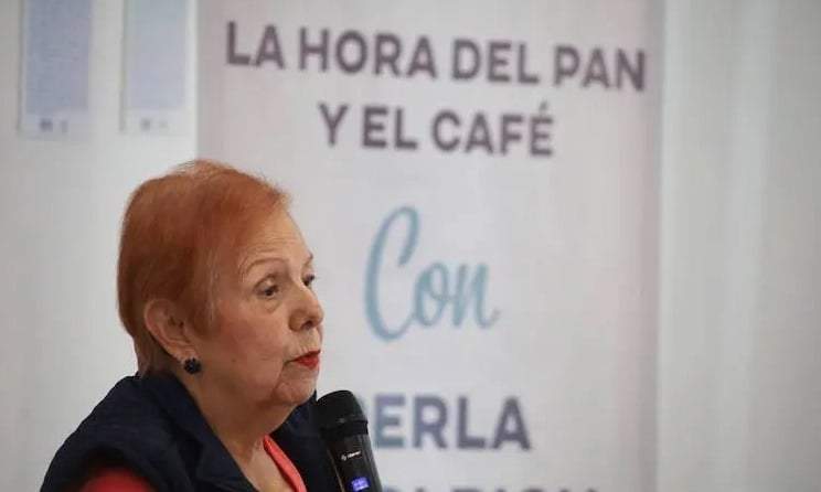 Perla Woolrich. Acusaciones