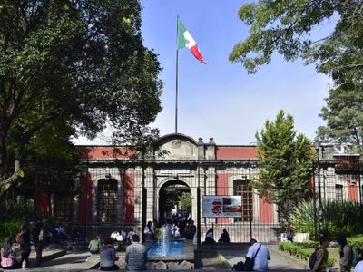 "Visita a la Biblioteca de México"