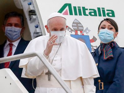 El papa Francisco se despide de Irak y parte rumbo a Roma