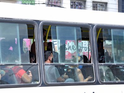 El uso de barbijo ya no es obligatorio en los colectivos de Neuquén