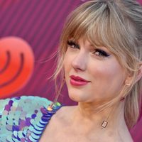 ¡Sin falda! Taylor Swift celebró el año nuevo solo con un par de botas... ¿Y lo demás?
