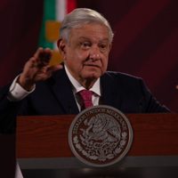 AMLO exige a Felipe Calderón que "defienda abiertamente" a García Luna y presente pruebas