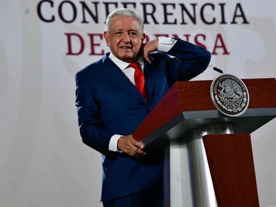 AMLO admite que "se le fue" establecer un requisito para ser juez en la reforma al Poder Judicial