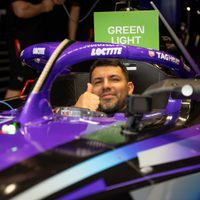 La inesperada advertencia del ingeniero de pista del Kun Agüero en su debut como piloto