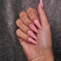 Nail Art: uñas esculpidas en acrílico o en gel, cuál es la mejor opción