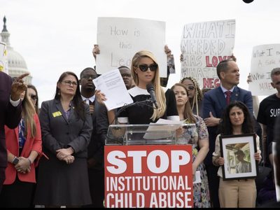 Paris Hilton revela que fue víctima de abuso sexual en un internado