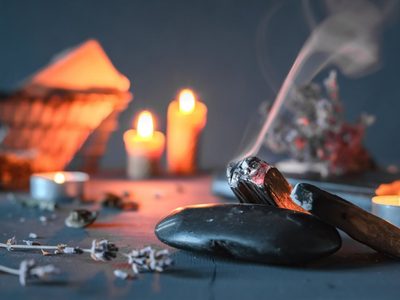 El poderoso ritual para hacer durante el eclipse solar de octubre y que abre tus caminos y limpia tu energía