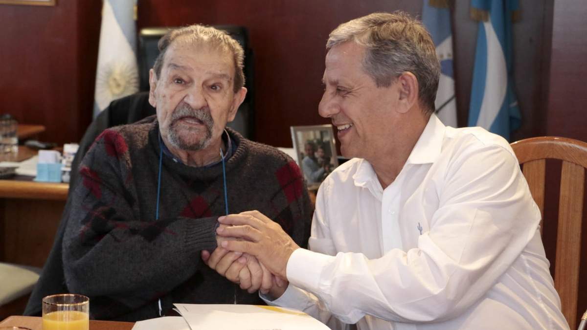 Santiago Polito Belmonte junto al exintendente Horacio Quiroga. Fuente: (Twitter)