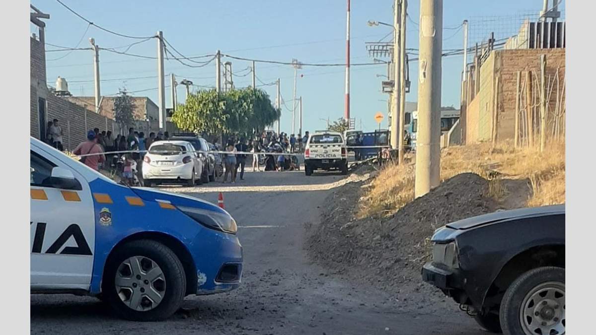 El accidente de tránsito sucedió a pocos metros de la cancha de Maronese. Fuente: (Minuto Neuquén)