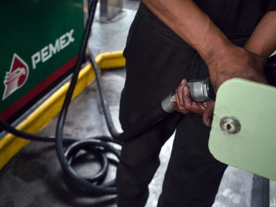 Efecto coronavirus: se dispararon los precios del combustible en México