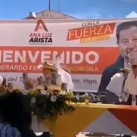 Fernández Noroña vuelve a ser blanco de huevazos en Hidalgo (Video)