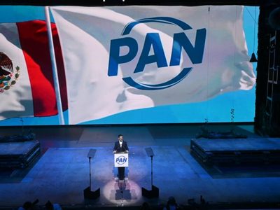 En su relanzamiento, el PAN pone fin a alianzas, abre candidaturas y recurre a frases de AMLO