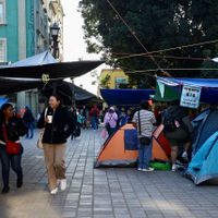 Maestros de Oaxaca se van a paro e instalan plantón para exigir mejoras laborales