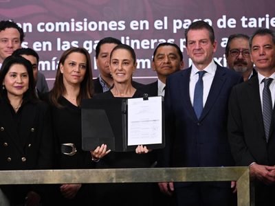 Sheinbaum anuncia pacto con bancos para bajar comisiones en pagos de gasolina con tarjeta