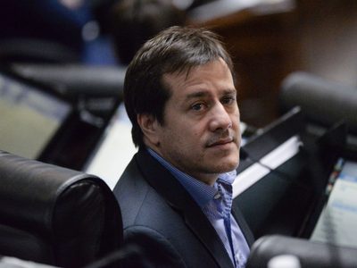 Insólito: un senador pidió aprobar el impuesto a la riqueza como homenaje a Diego Maradona