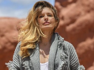 Lo queremos: Isabel Macedo elige un suéter que no pasa desapercibido por este precioso detalle