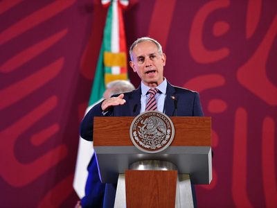 México lleva cuatro meses con casos de covid a la baja; López Gatell pide no angustiarse por gripas