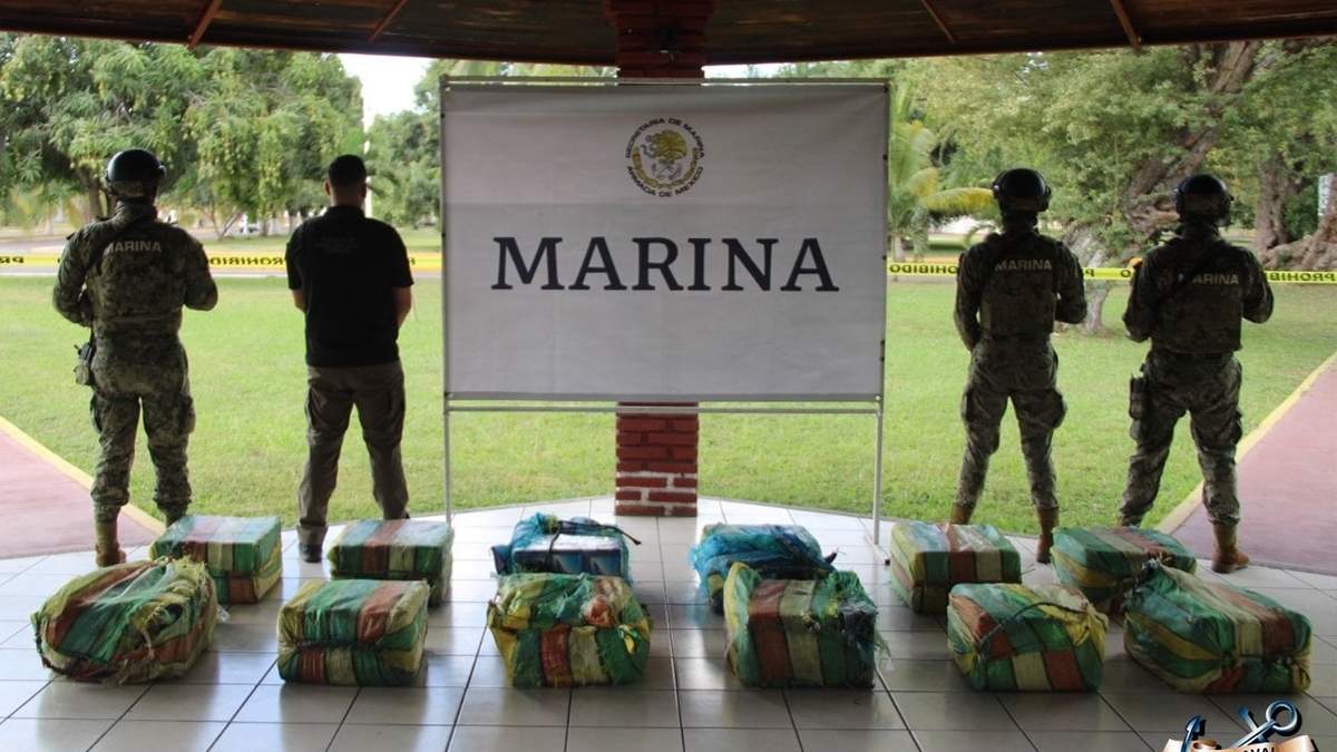 El 10 de abril la Marina decomisó dos toneladas de presunta cocaína en inmediaciones de Lázaro Cárdenas, Michoacán