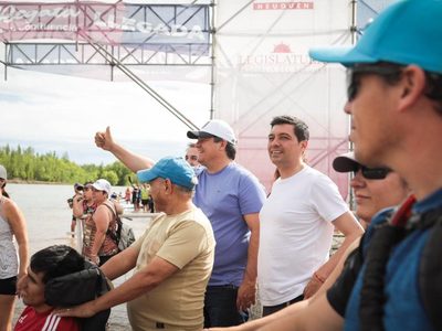 Más de 500 deportistas participan en la primera Regata de la Confluencia
