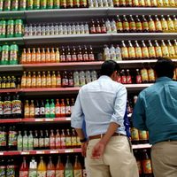 Morena va por aumento de 5 pesos a refrescos y prohibición de chatarra en escuelas