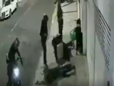 Captan en video asalto a cuatro repartidores de comida en la CDMX