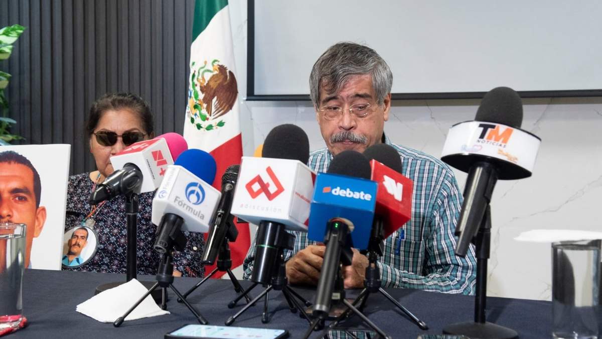 Conferencia del ombudsman Óscar Loza Ochoa