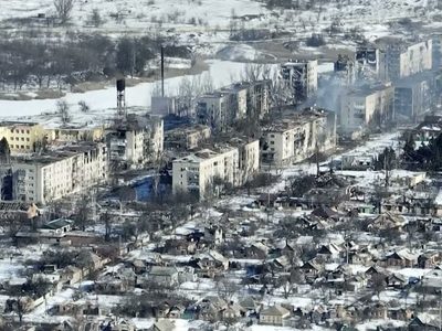Zelenski promete luchar por victoria tras 1 año de guerra