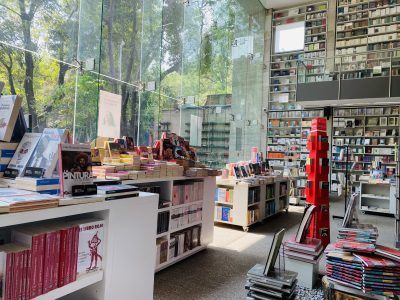 Penguin Random House modifica sus pautas de derechos de autor para evitar entrenar IA con sus libros