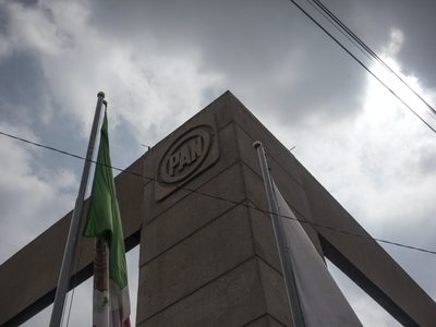 “Cambias o te vas”: Exgobernadores del PAN claman por un viraje