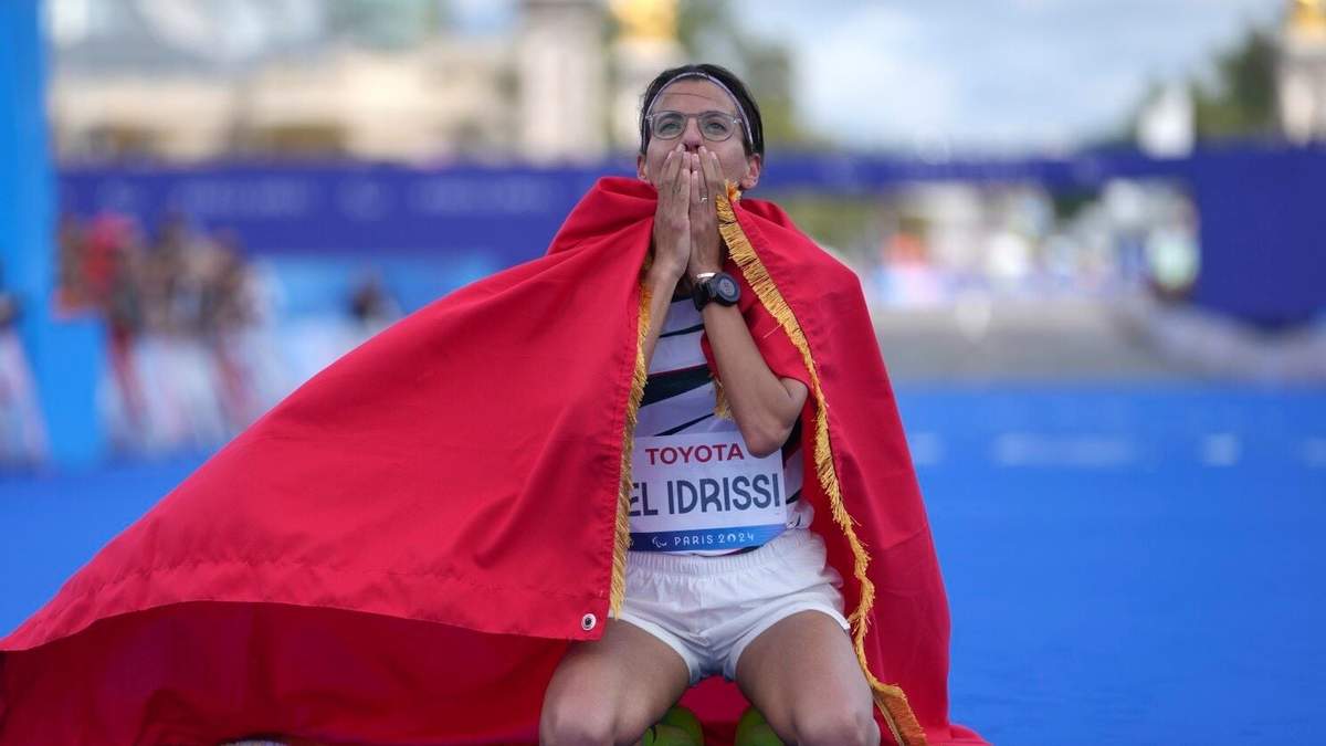 El marroquí El Idrissi bate récord femenino de maratón en último día de Juegos Paraolímpicos