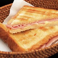 Tostado exprés con pan casero: sin amasar y sin esfuerzo, el sándwich más rico de todos