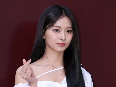 Los 4 vestidos más coloridos y a la moda de Tzuyu de Twice que servirán para cualquier ocasión